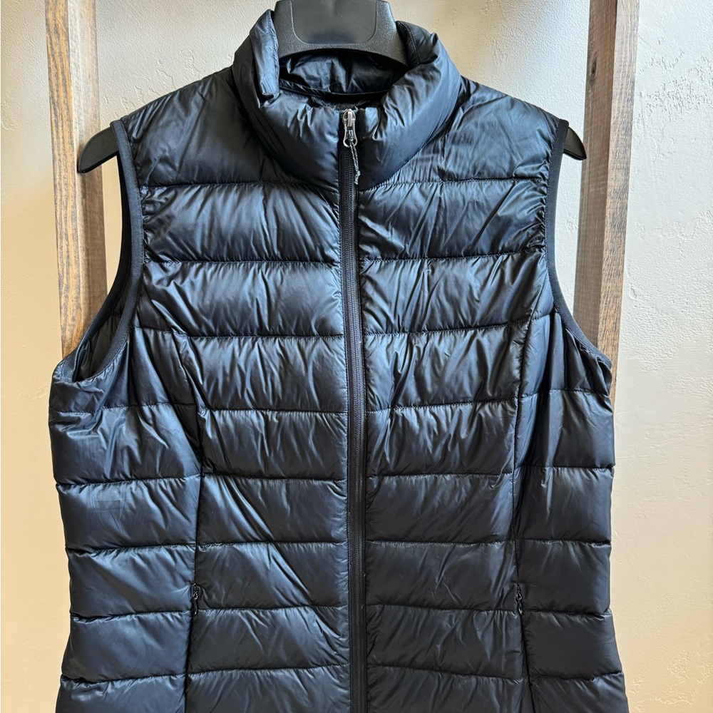 Eddie Bauer Women’s Black Puffer Vest